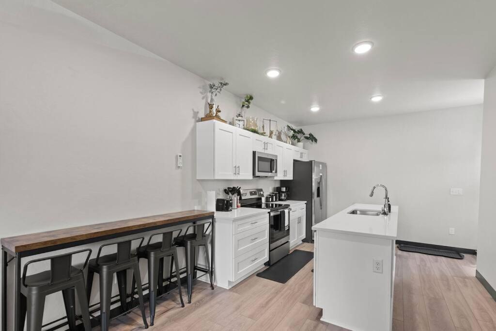 Brand New 2bd 1 5bth Triplex Unit Near Downtown * Spokane