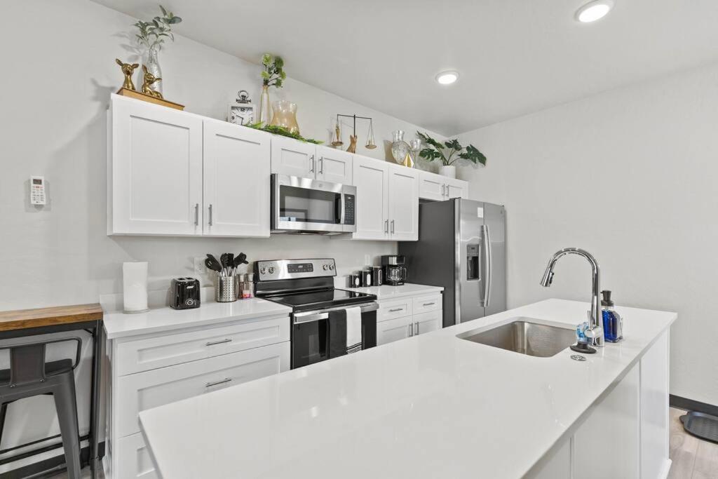 Apartment Brand New 2bd 1 5bth Triplex Unit Near Downtown